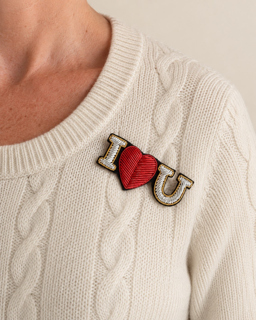Broche Patch I Love U Brodé, portée