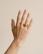Bague Dôme Goutte Dorée portée