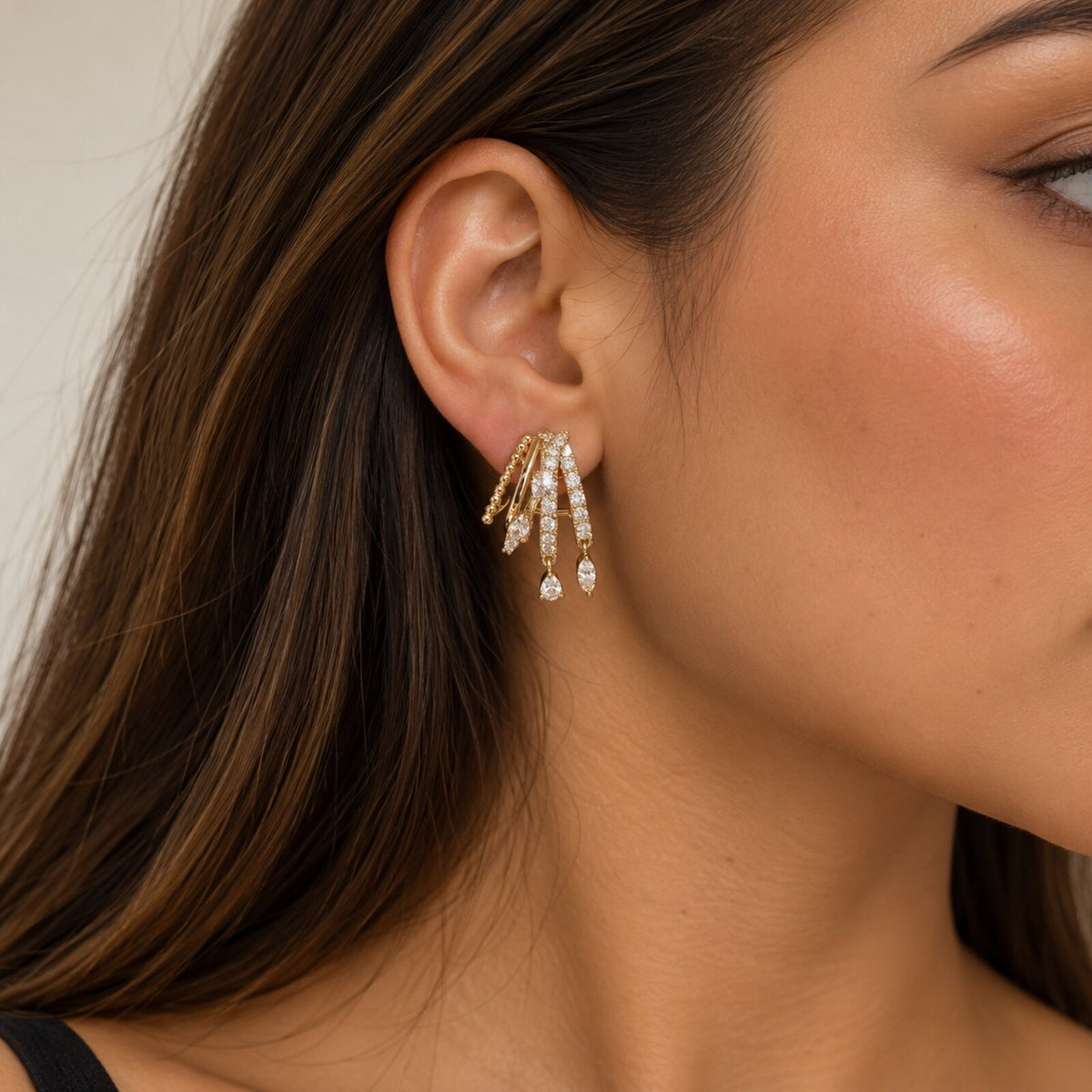 Boucles d’Oreilles Triple Barrette Strass Dorées