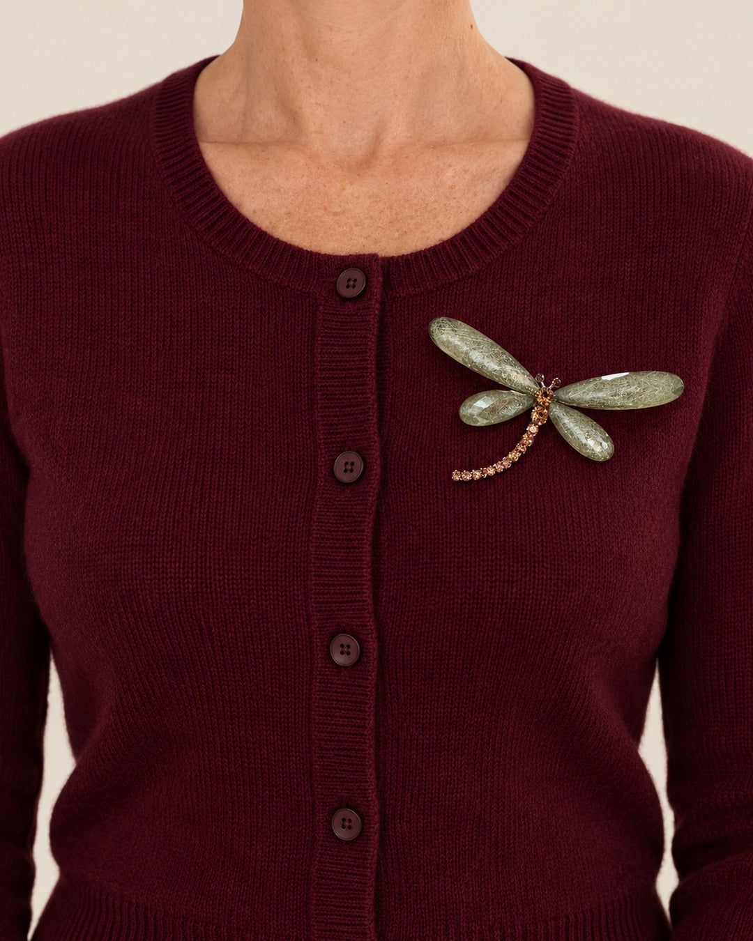 Broche Libellule Ailes Pailletées, portée