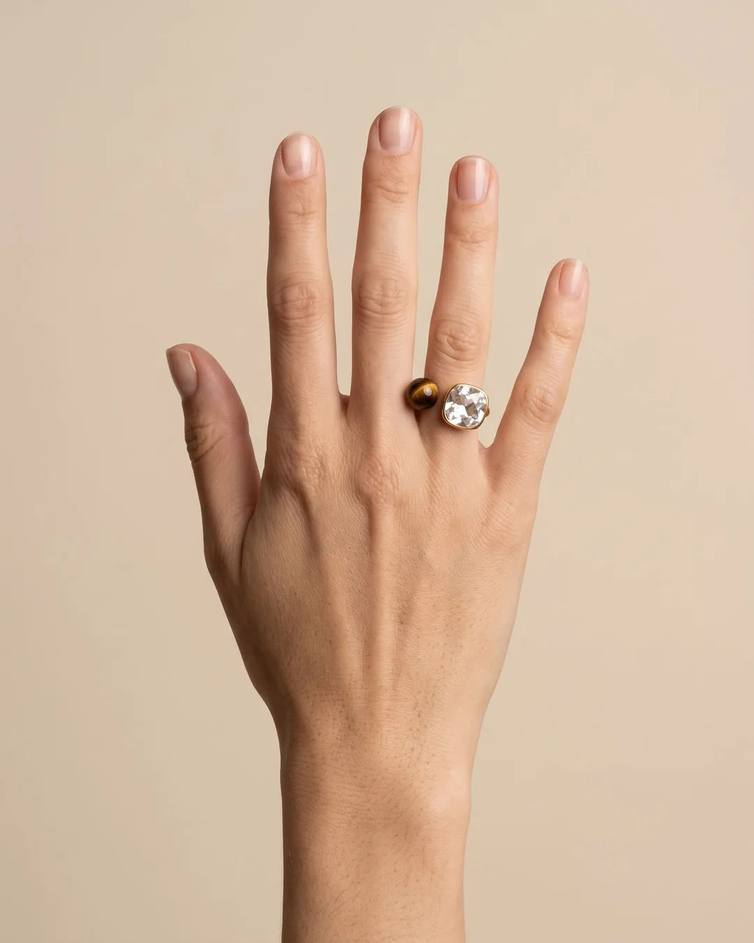 Bague Toi et Moi Pierre Brune Dorée portée