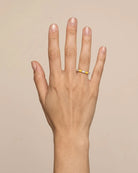 Bague Fine Émail Jaune Cristaux Dorée portée