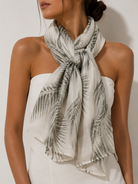 Foulard Léger Imprimé Feuilles de Palmier Argentées Reflets Métalliques - ModeAccess
