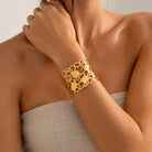 Bracelet Manchette Ajourée Cercles Pastilles Porté Doré - ModeAccess