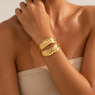 Bracelet Manchette Double Rang Texturé Porté Doré - ModeAccess