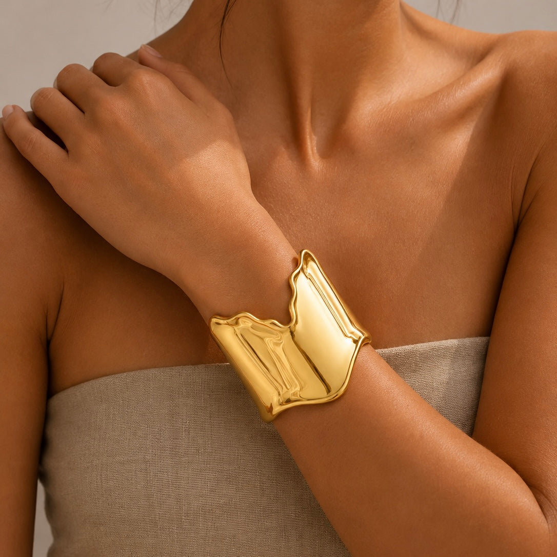 Bracelet Manchette Large Sculptée Porté Doré - ModeAccess