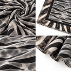 Foulard Carré Imprimé Zèbre Tigré Frangé Gris Noir Vue - ModeAccess