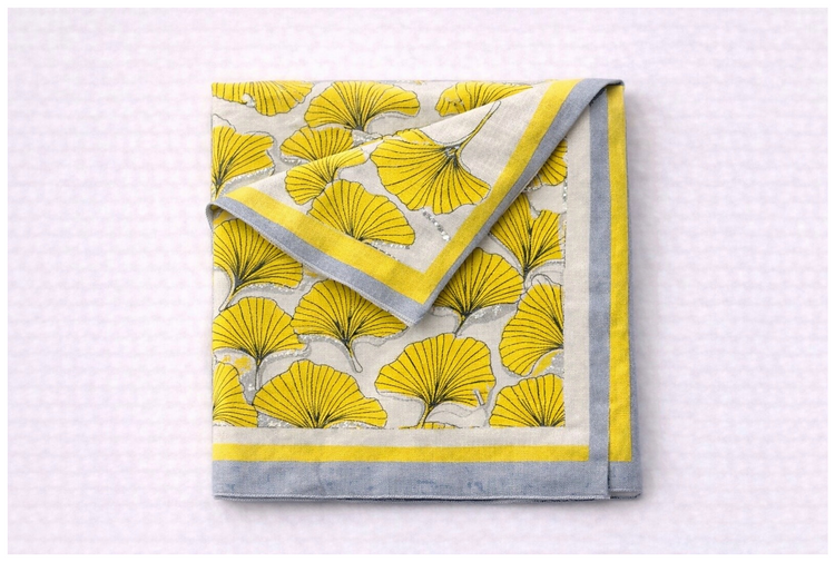 Foulard Feuilles Bordure Contrastée Jaune Gris